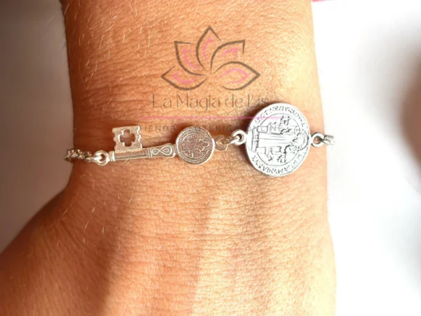 Pulsera Doble Protección Medalla y Llave San Benito de Plata de Ley 925