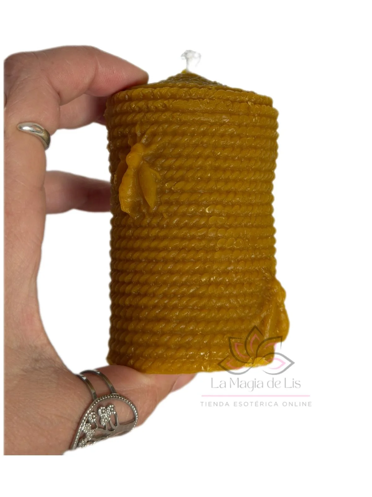 Vela de miel cilindro artesanal para rituales esotéricos de amor, prosperidad, armonía y atracción de energías positivas.